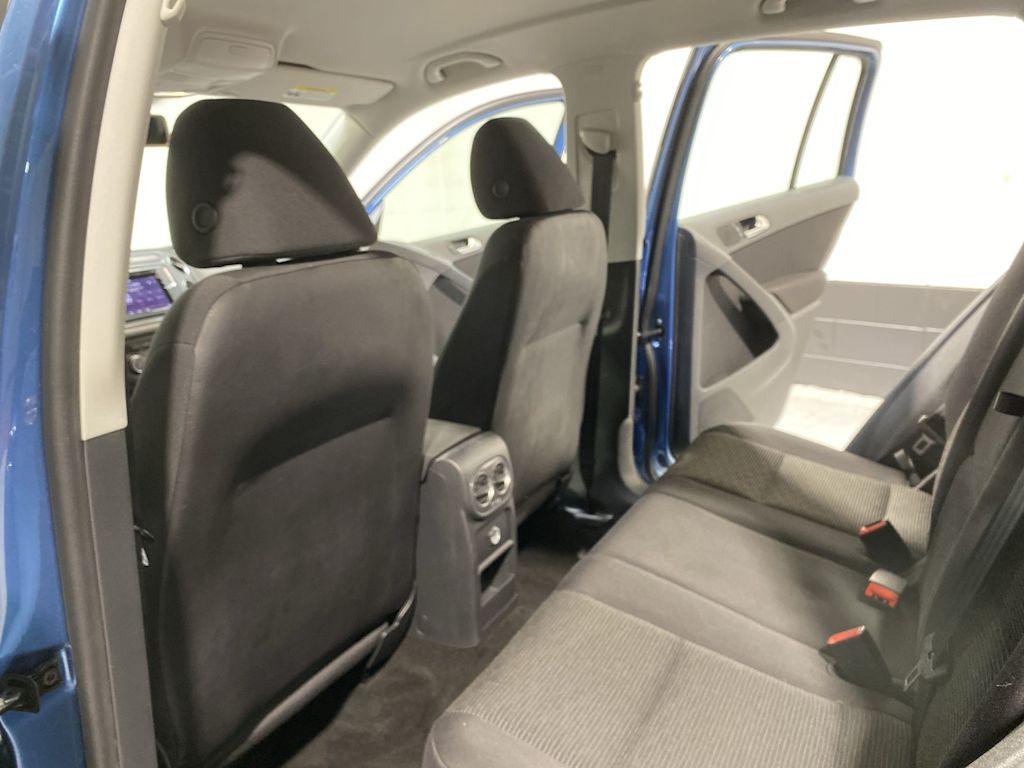 Thumbnail: 2017 Volkswagen Tiguan - 13