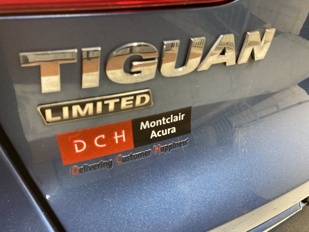 Thumbnail: 2017 Volkswagen Tiguan - 7