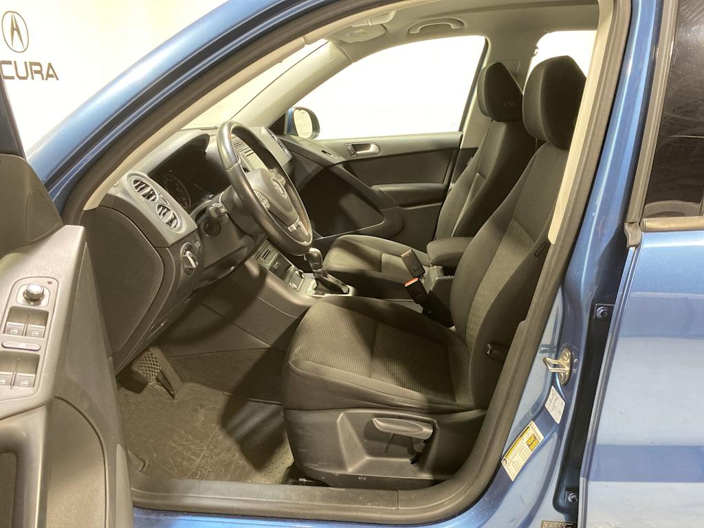 Thumbnail: 2017 Volkswagen Tiguan - 11