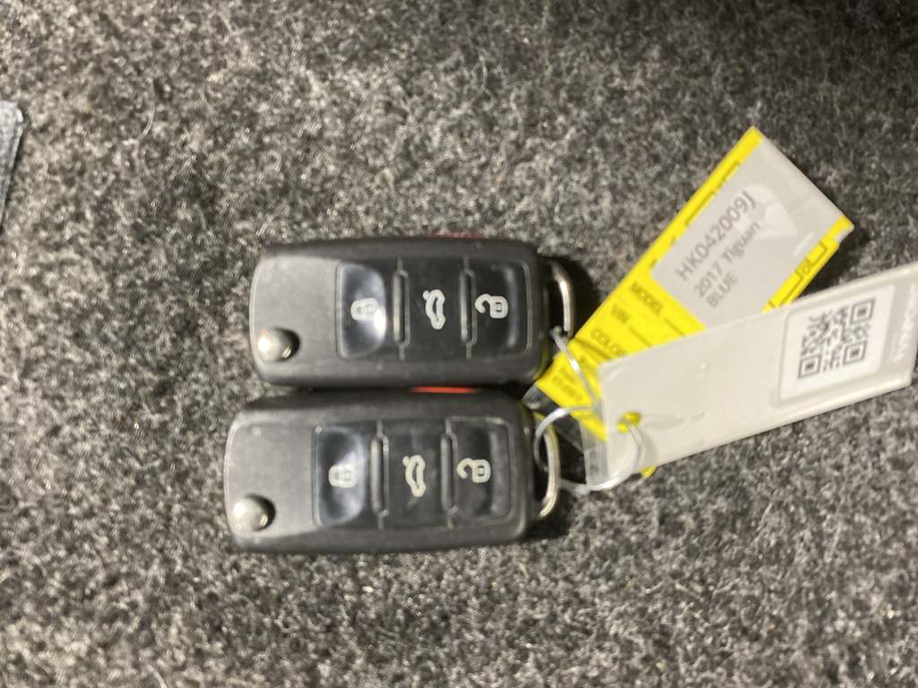 Thumbnail: 2017 Volkswagen Tiguan - 18