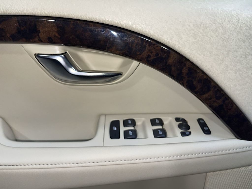 Thumbnail: 2016 Volvo S80 - 23