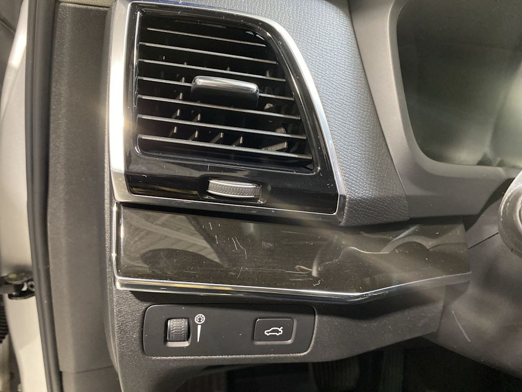 Thumbnail: 2017 Volvo XC90 - 24