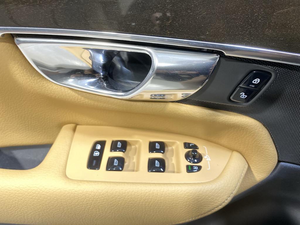 Thumbnail: 2017 Volvo XC90 - 22