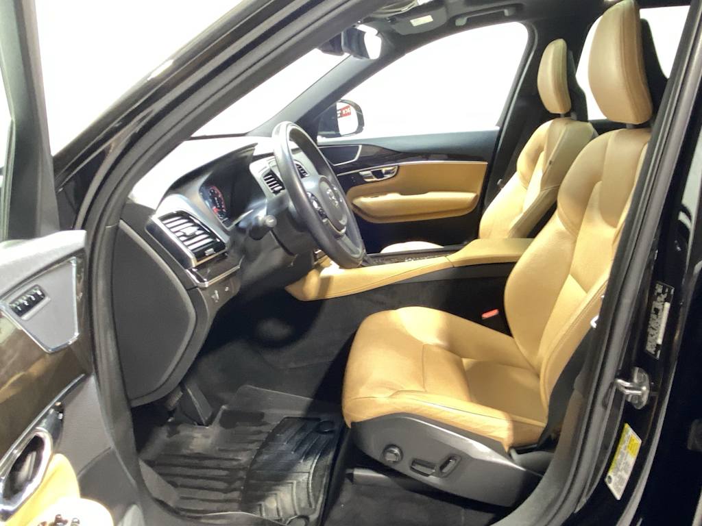 Thumbnail: 2017 Volvo XC90 - 10