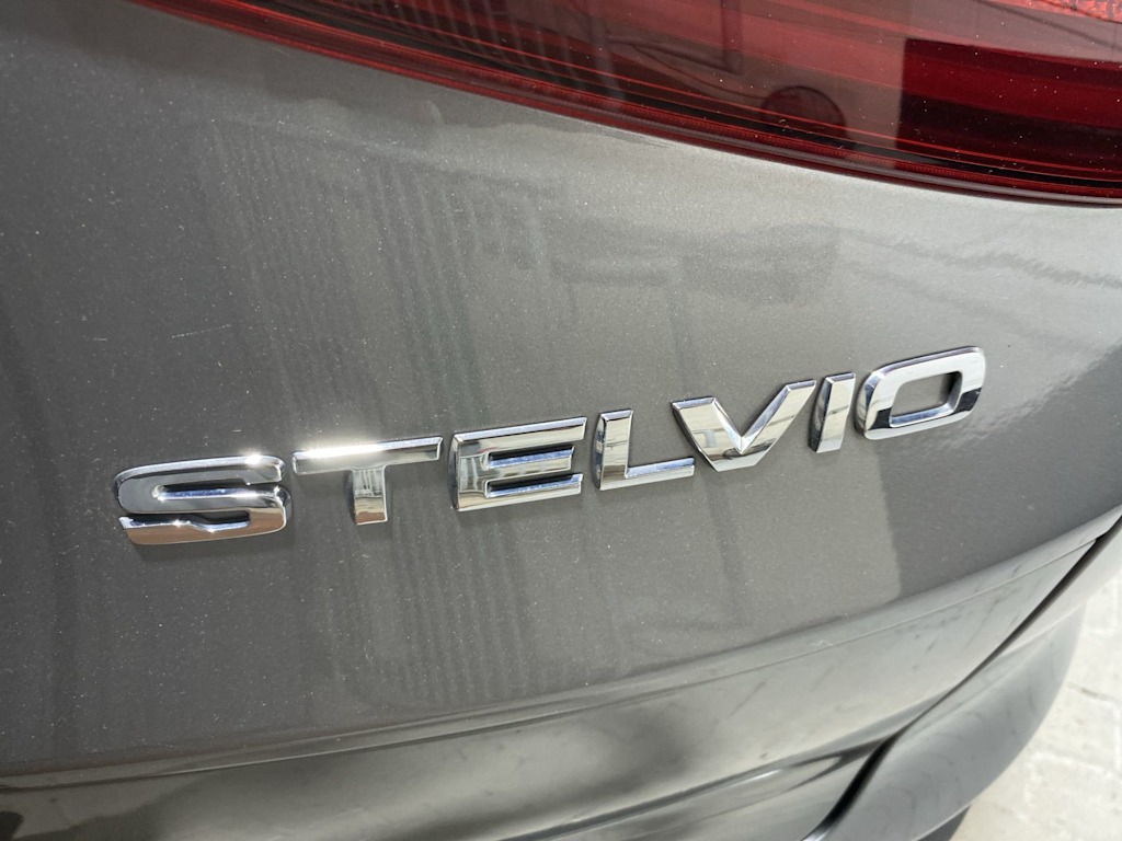 Thumbnail: 2019 Alfa Romeo Stelvio - 7