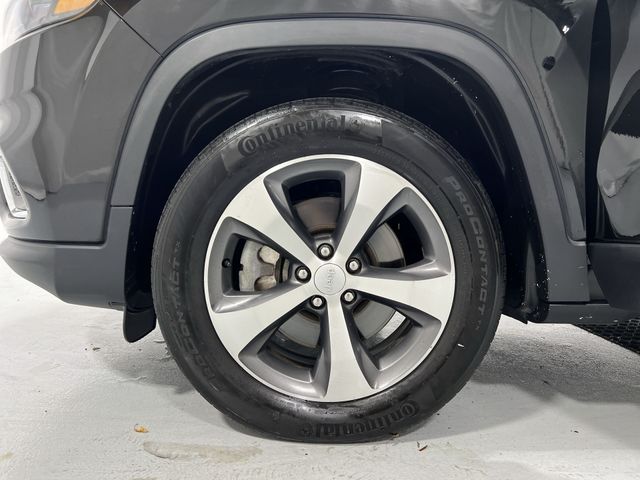 Thumbnail: 2020 Jeep Cherokee - 8