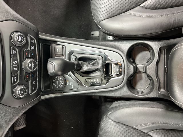 Thumbnail: 2021 Jeep Cherokee - 15