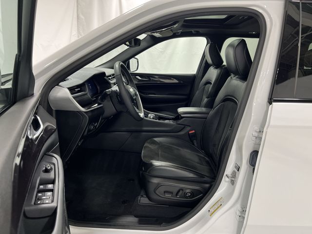 Thumbnail: 2023 Jeep Grand Cherokee - 11