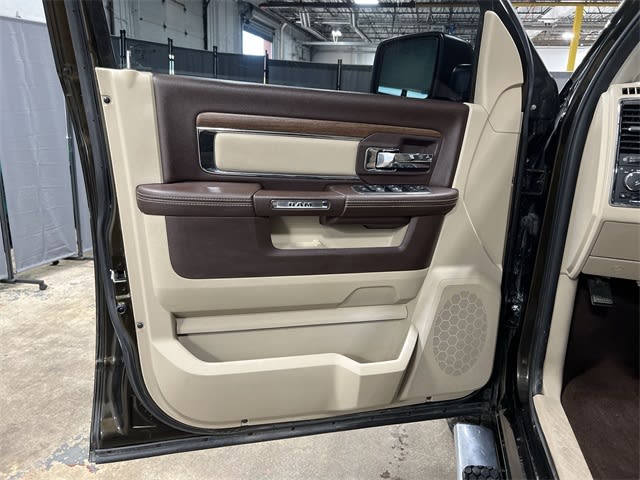 2014 RAM 1500 Laramie 32