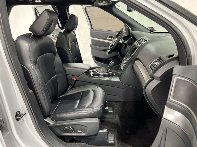 Thumbnail: 2018 Ford Explorer - 31