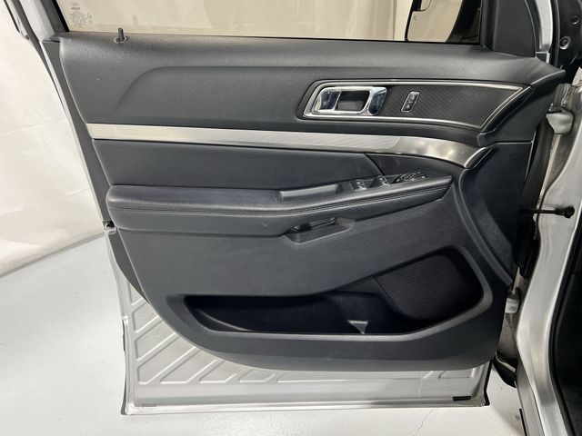 Thumbnail: 2018 Ford Explorer - 34