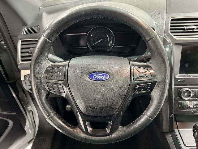 Thumbnail: 2018 Ford Explorer - 9