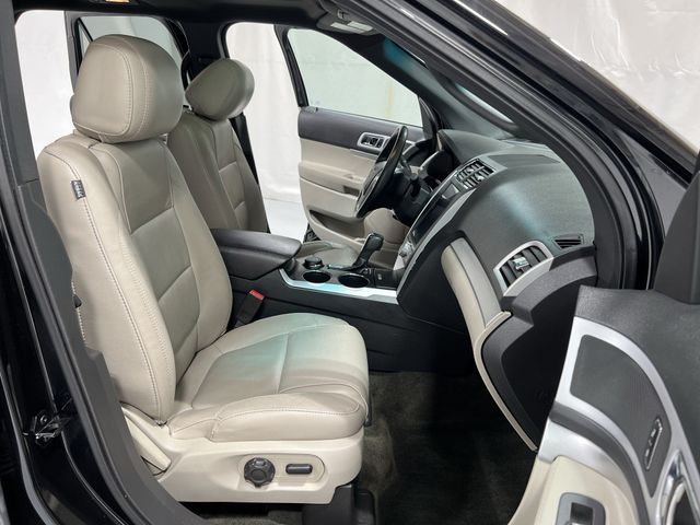 Thumbnail: 2013 Ford Explorer - 31