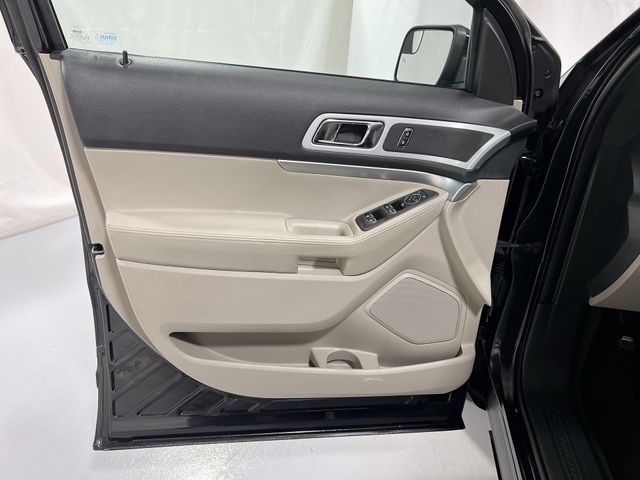 Thumbnail: 2013 Ford Explorer - 34