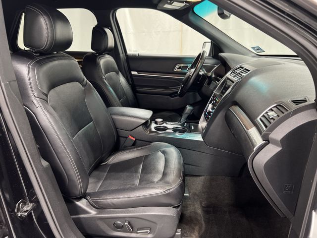 Thumbnail: 2016 Ford Explorer - 30