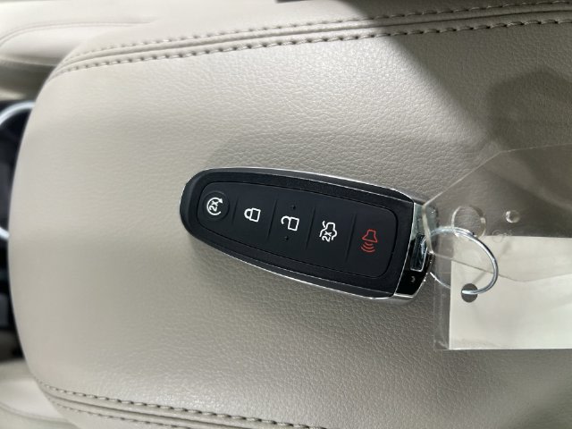 Thumbnail: 2014 Ford Escape - 18