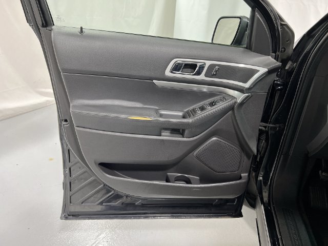 Thumbnail: 2012 Ford Explorer - 35