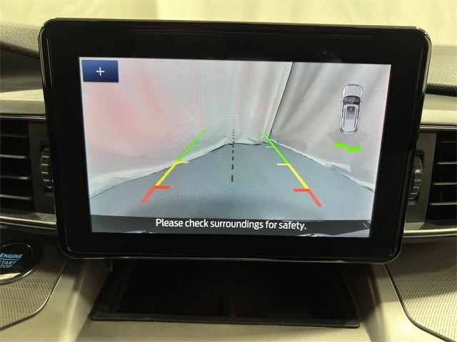 Thumbnail: 2022 Ford Explorer - 32