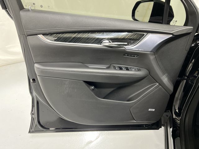 Thumbnail: 2020 Cadillac XT6 - 34