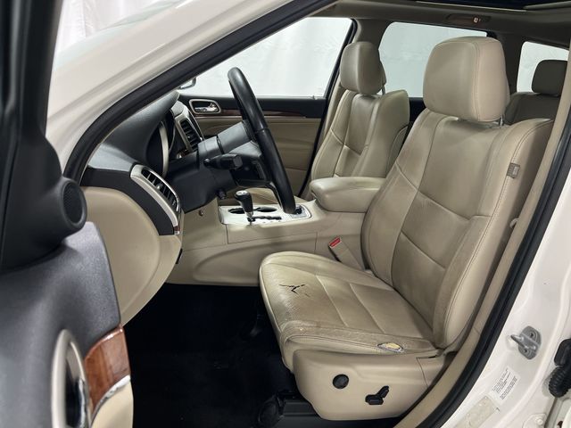 Thumbnail: 2011 Jeep Grand Cherokee - 12