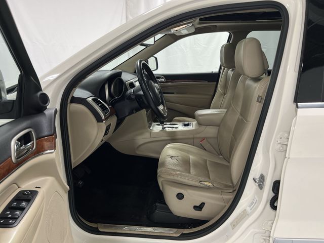Thumbnail: 2011 Jeep Grand Cherokee - 11