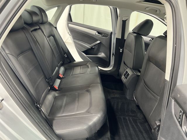 Thumbnail: 2013 Volkswagen Passat - 26