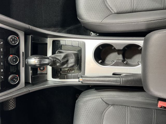 Thumbnail: 2013 Volkswagen Passat - 14