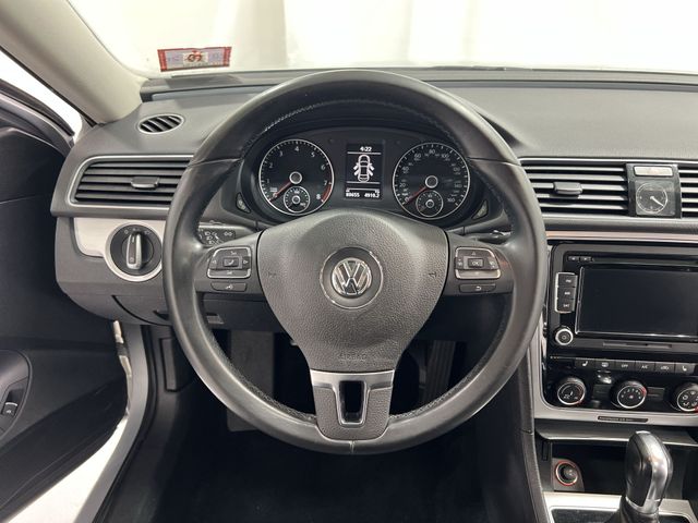 Thumbnail: 2013 Volkswagen Passat - 9