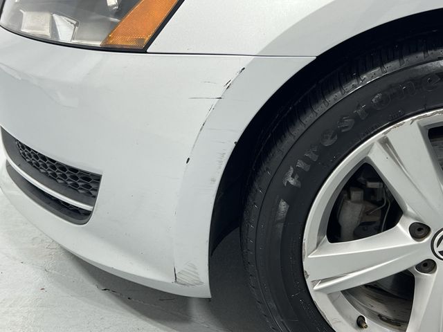 Thumbnail: 2013 Volkswagen Passat - 30