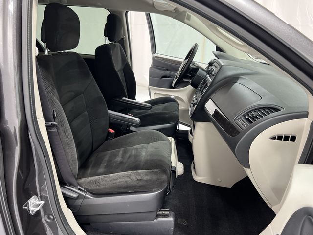 Thumbnail: 2016 Dodge Grand Caravan - 28