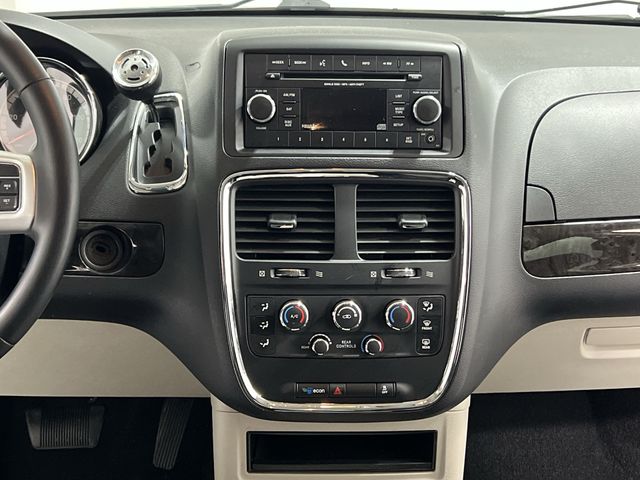 Thumbnail: 2016 Dodge Grand Caravan - 14