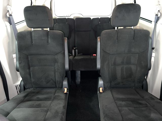 Thumbnail: 2016 Dodge Grand Caravan - 13
