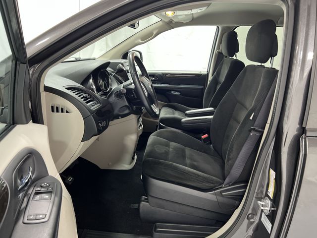 Thumbnail: 2016 Dodge Grand Caravan - 11