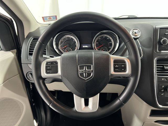 Thumbnail: 2016 Dodge Grand Caravan - 10