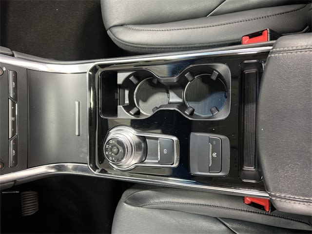 Thumbnail: 2019 Ford Edge - 16