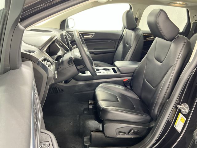 Thumbnail: 2021 Ford Edge - 12