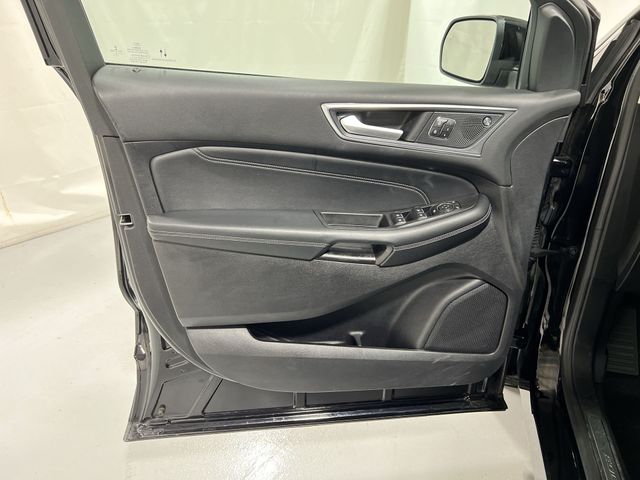 Thumbnail: 2021 Ford Edge - 33