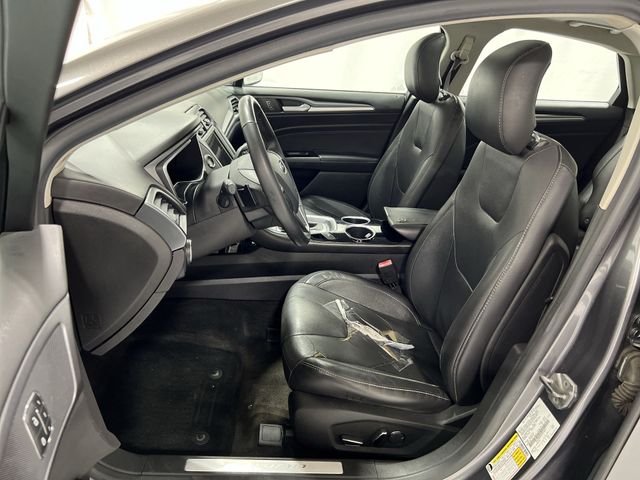 Thumbnail: 2013 Ford Fusion - 12