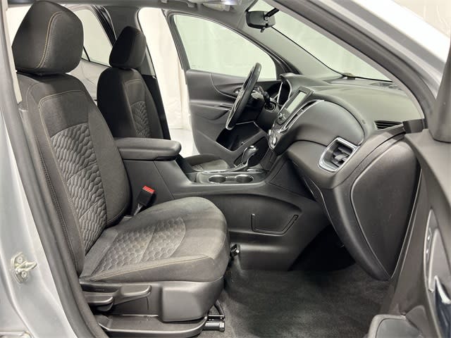 Thumbnail: 2018 Chevrolet Equinox - 32