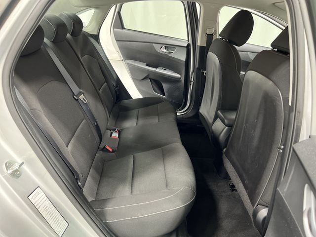 Thumbnail: 2021 Kia Forte - 27