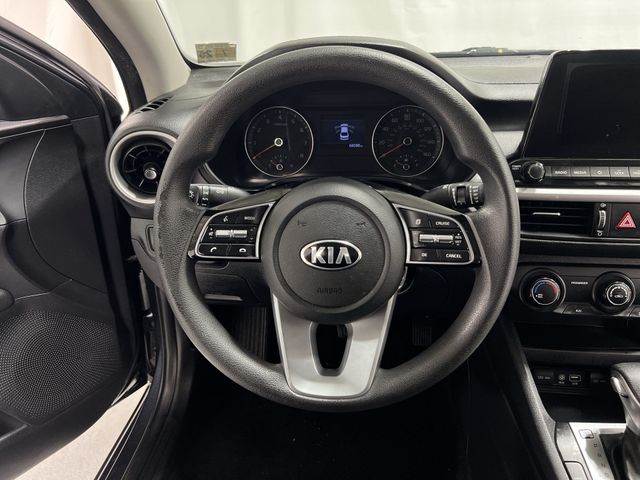 Thumbnail: 2020 Kia Forte - 9