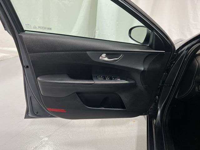 Thumbnail: 2020 Kia Forte - 30