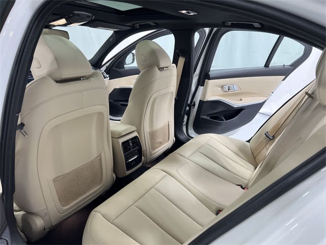 Thumbnail: 2022 BMW 3 Series - 25