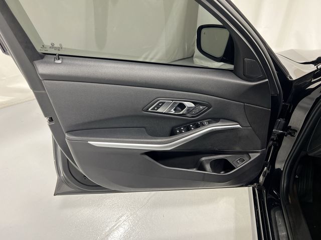 Thumbnail: 2020 BMW 3 Series - 30
