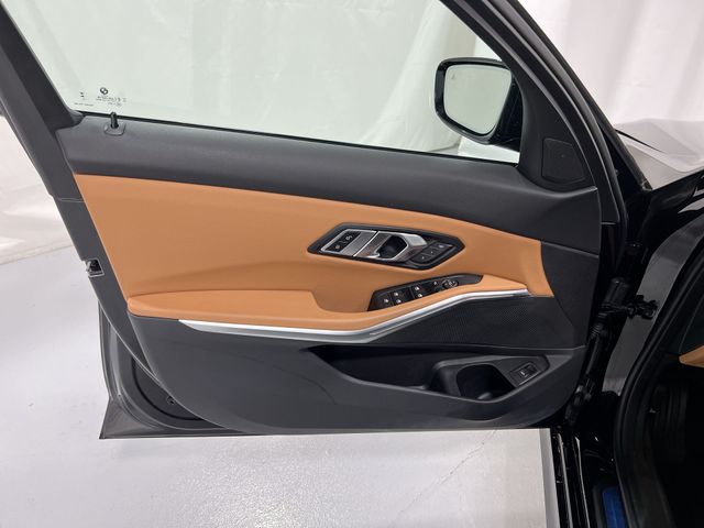 Thumbnail: 2023 BMW 3 Series - 30