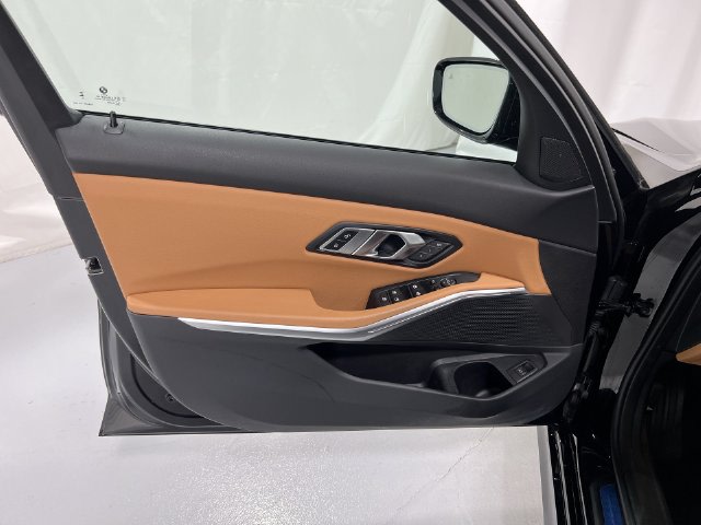 Thumbnail: 2023 BMW 3 Series - 30