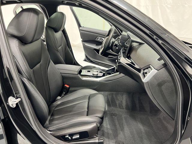 Thumbnail: 2023 BMW 3 Series - 29