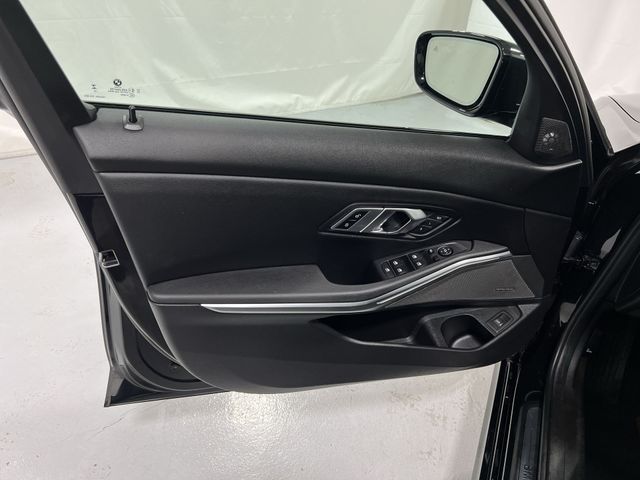 Thumbnail: 2023 BMW 3 Series - 32