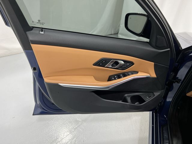 Thumbnail: 2024 BMW 3 Series - 30