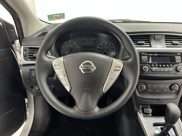 Thumbnail: 2016 Nissan Sentra - 10
